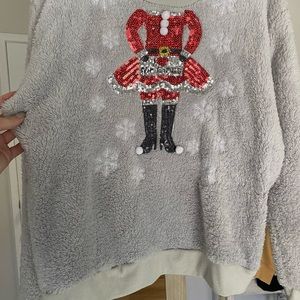 **LOOKING FOR** Weekending gray/silver matching sweatpants